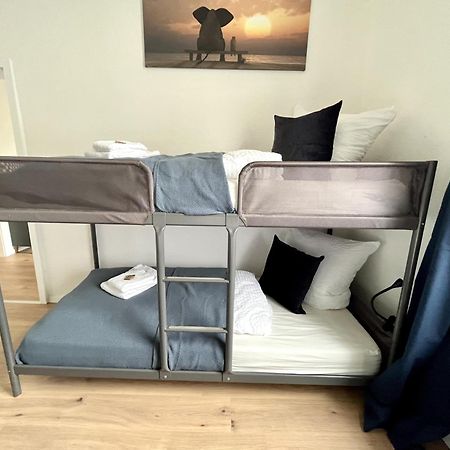 שוורין Endless: Studio Mit Netflix + Workstation Im Zentrum מראה חיצוני תמונה