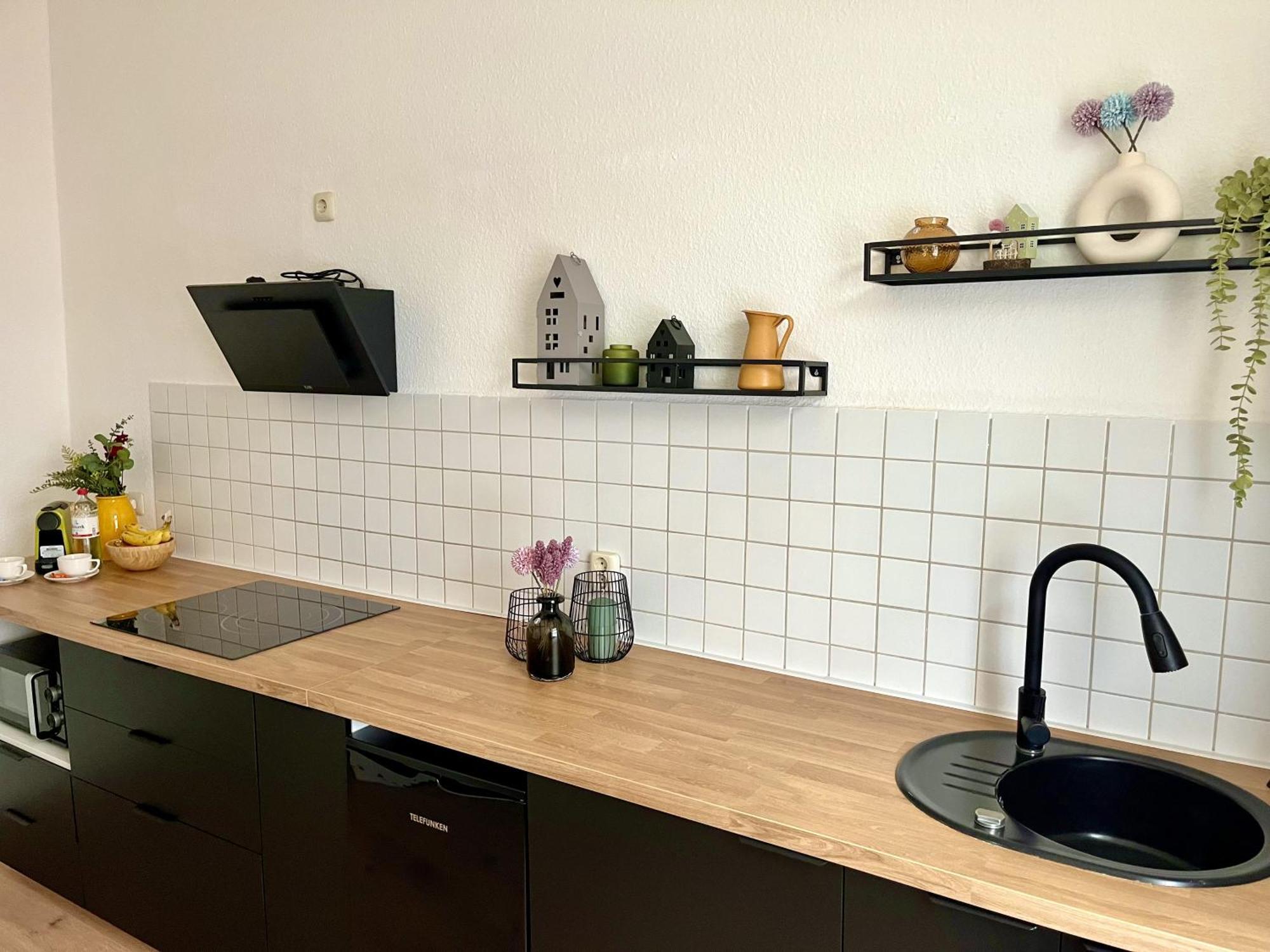 שוורין Endless: Studio Mit Netflix + Workstation Im Zentrum מראה חיצוני תמונה